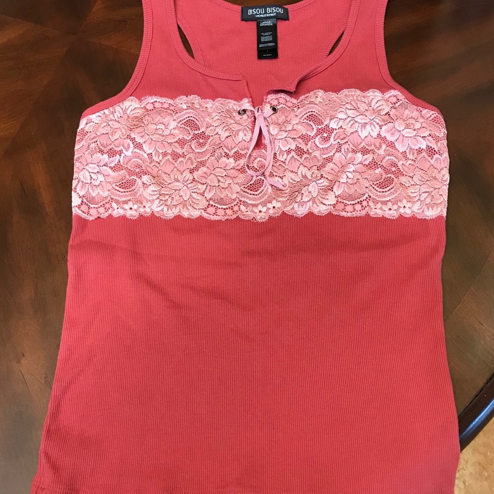 Bisou Bisou Coral & Lace Tank size Large